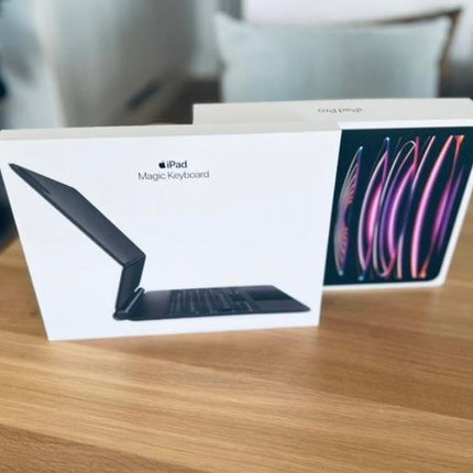 iPad Pro 13 2024  M4 256GB + Magic Keyboard - Compleet!