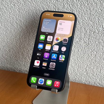 Refurbished Apple iPhone 15 128GB Zwart / B-Grade