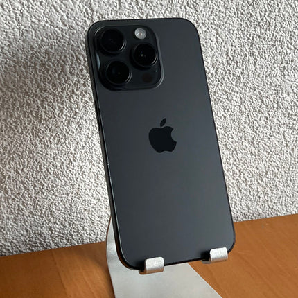 Refurbished Apple iPhone 15 Pro 128GB Zwart / A-Grade